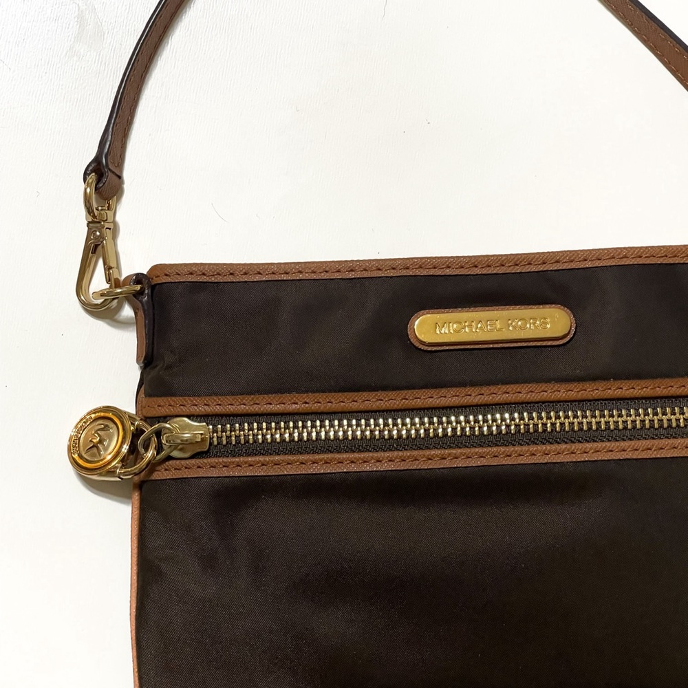 Michael Kors Wristlet EUC